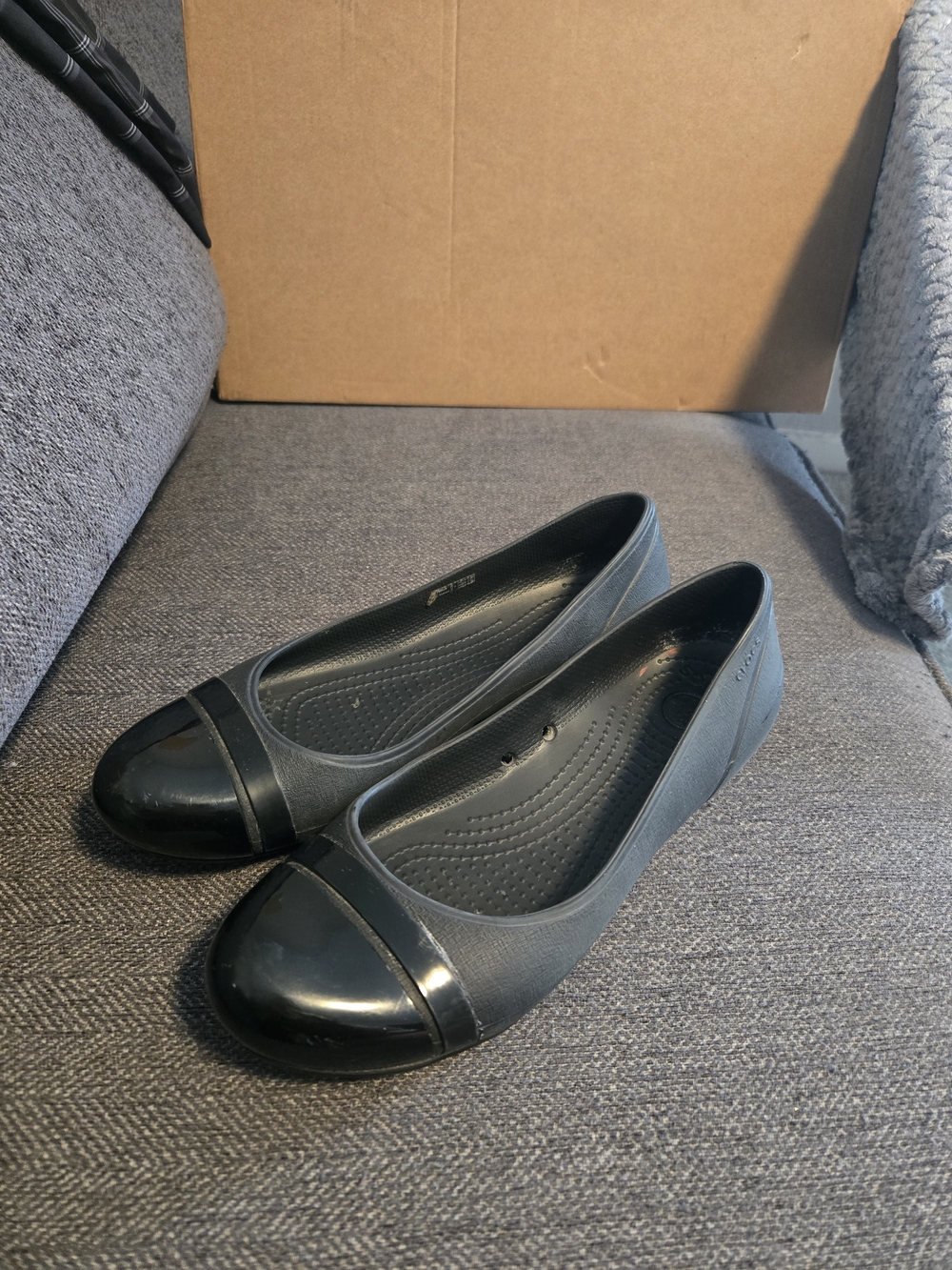 Crocs Women’s W7 Black Cap Toe Ballet Flats Comfort Shoes